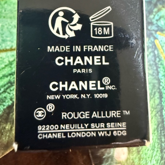CHANEL Rouge Allure Lipstick in Pirate - Picture 11 of 14